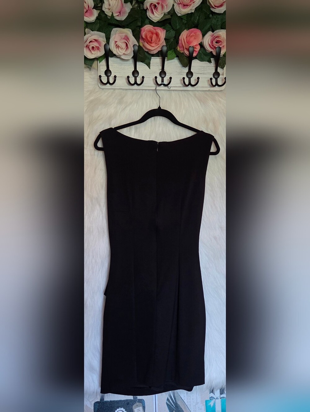 Le Chateau Black Sleeveless Ruched Sheath Dress - Picture 4 of 8